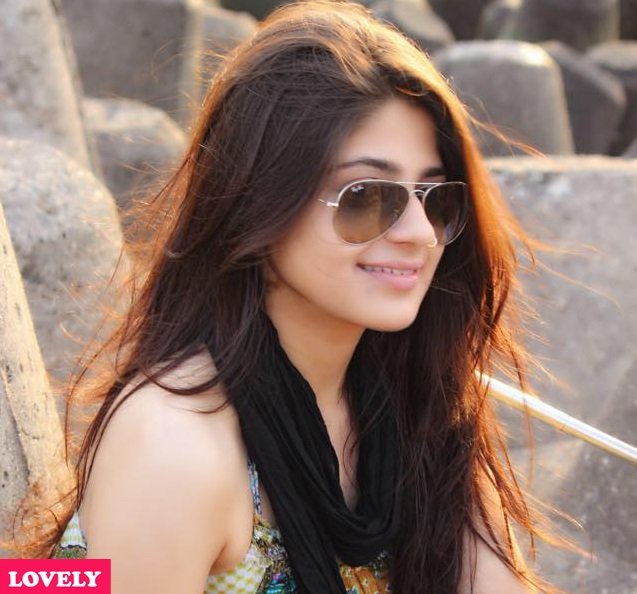 Anushka Malhotra Child Artist 4