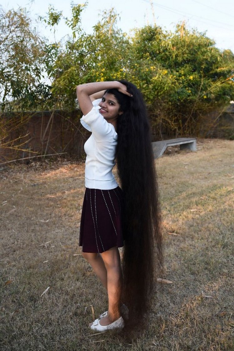 Indian Girl Broke Her Own Guinness Record For Having The Longest Hair ...