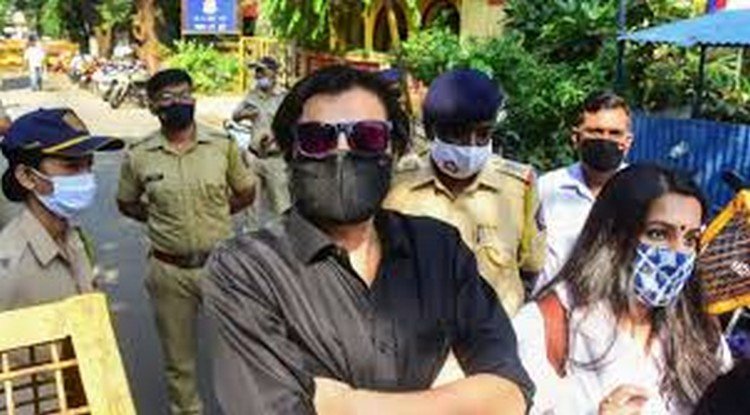 Arnab Goswami Arrested By Police