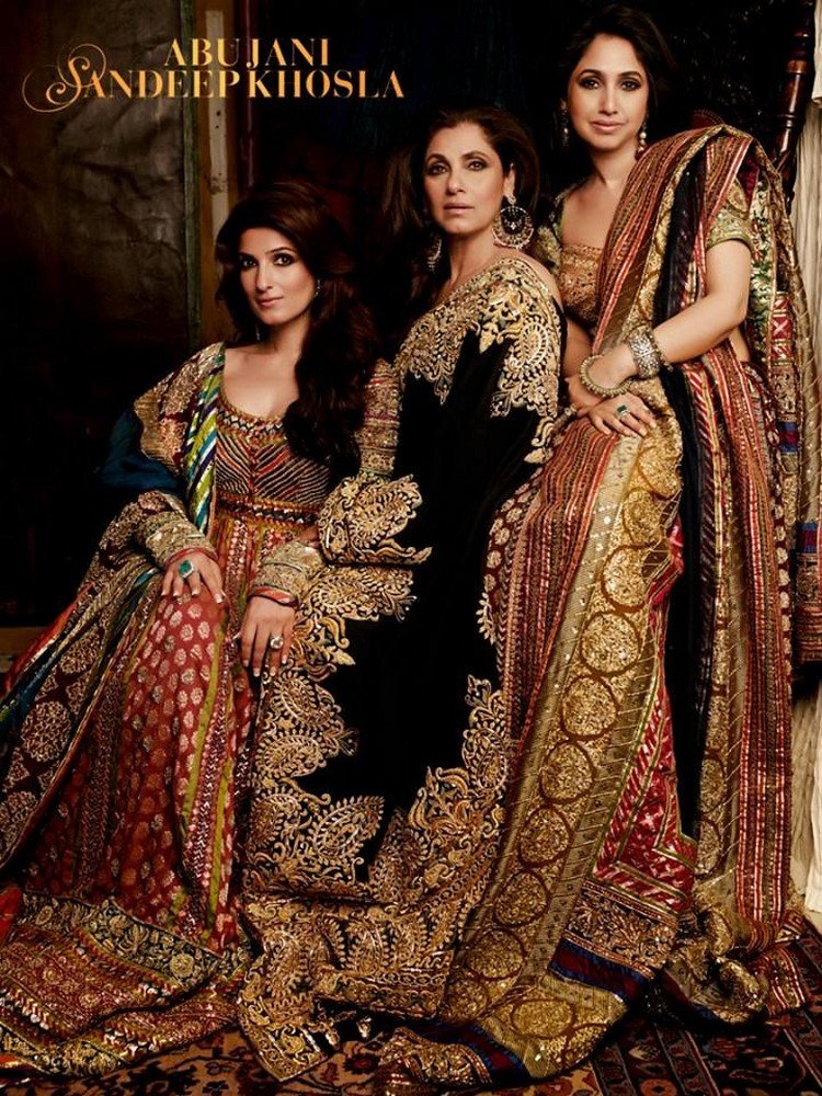 Dimple Kapadia And Daughters