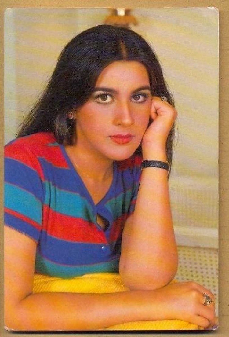 Amrita Singh1