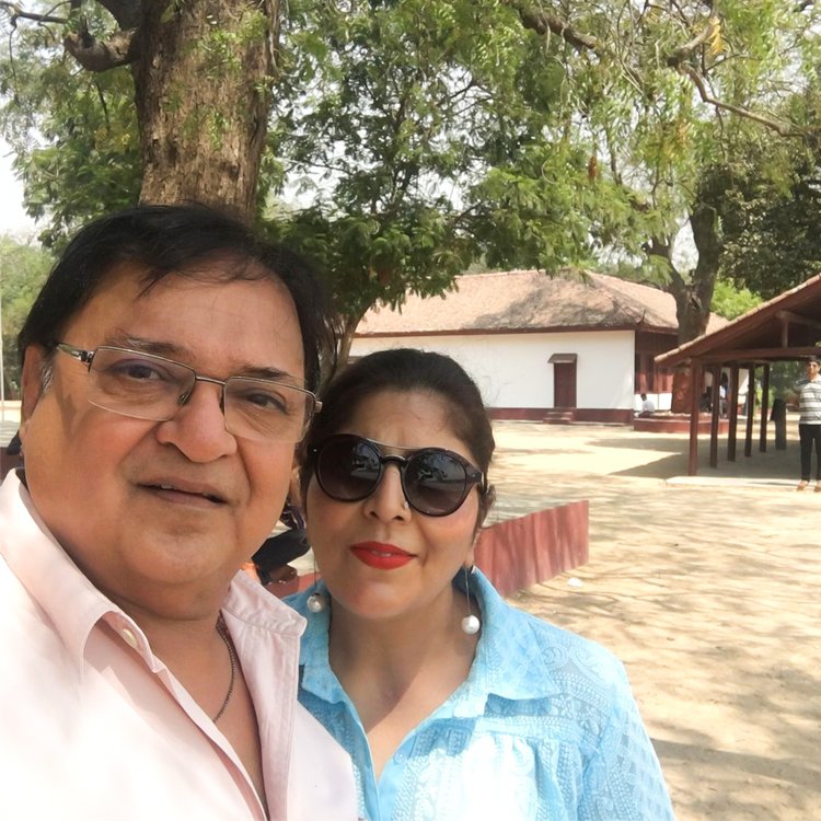 Rakesh Bedi And Wife