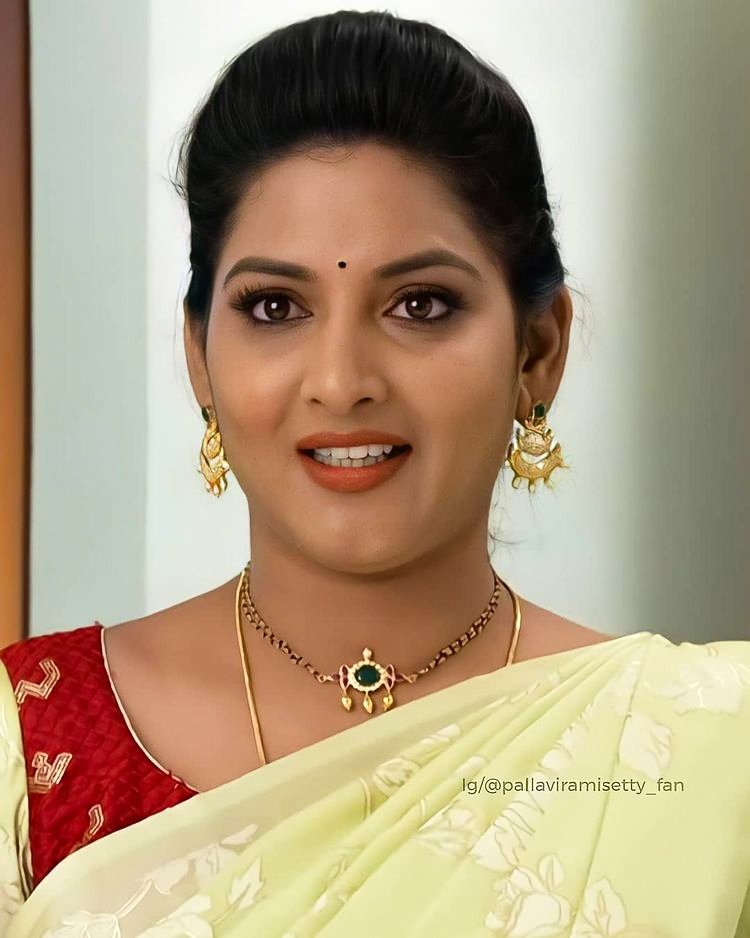 Pallavi Ramisetty Telugu Serial Actress 1676 