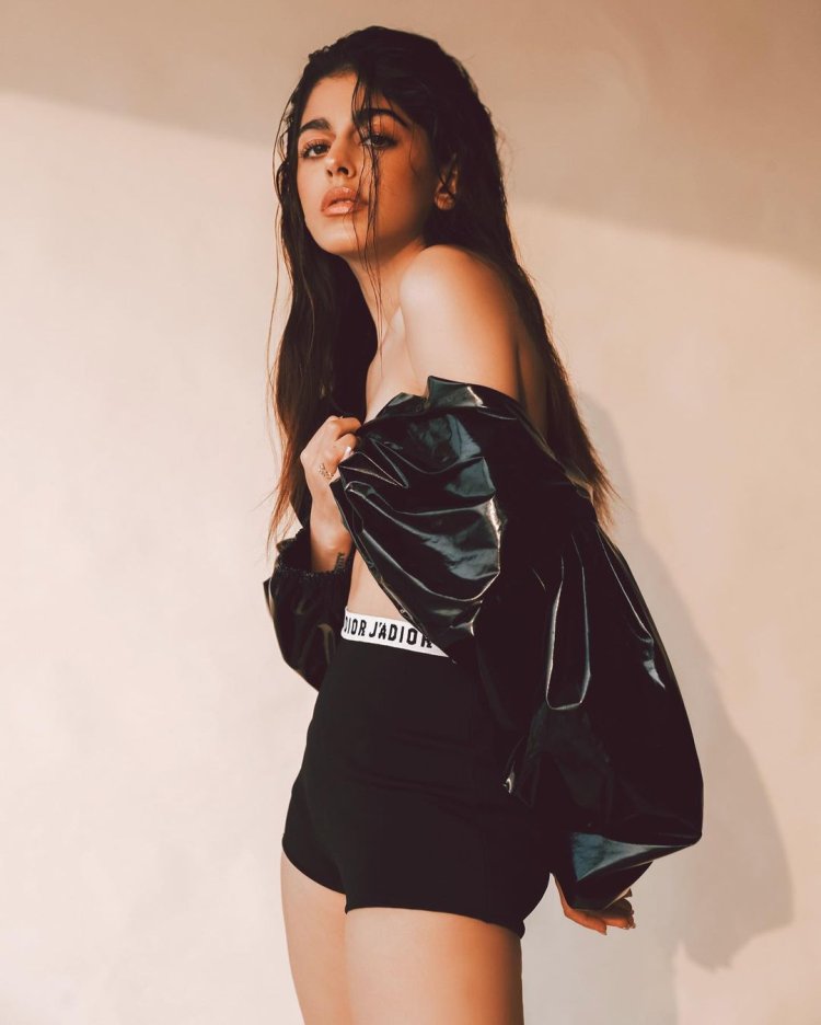 Alaya F