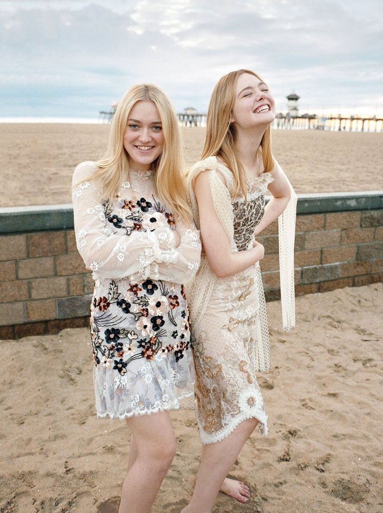 Dakota Fanning And Elle Fanning