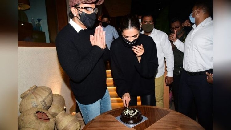 Deepika Padukones Birthday Party 3