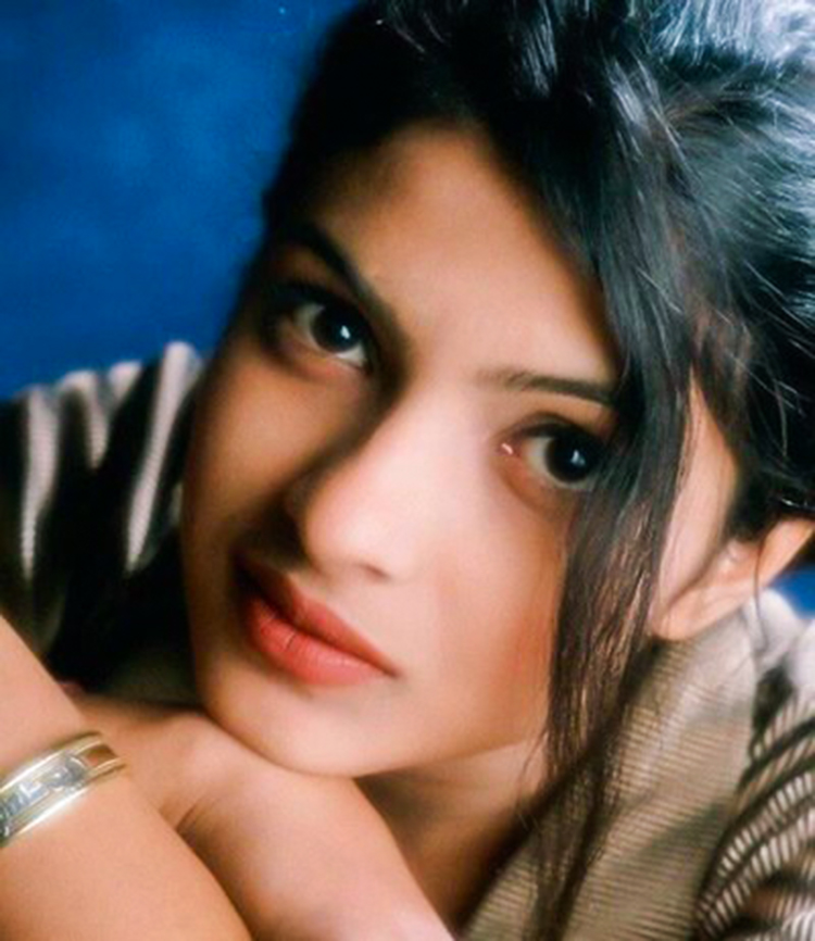 Priyanka Chopra Old Pictures 6