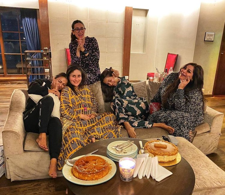 Kareena And Her BFF Gang