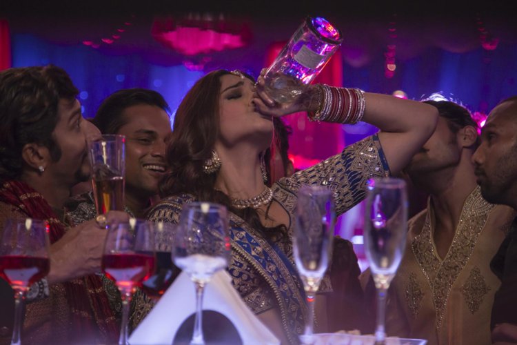 Sonam Kapoor In Phatte Tak Song From Dolly Ki Doli
