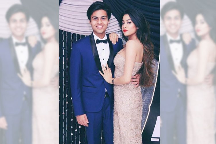 Akshat And Janhvi Kapoor