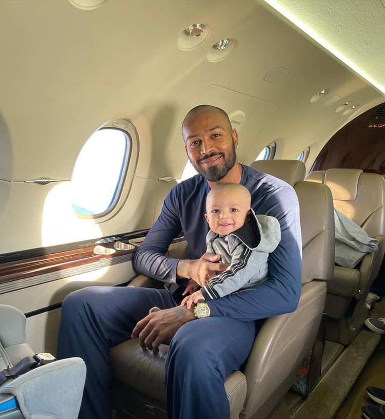 Hardik Pandya And Son On Flight To Chennai