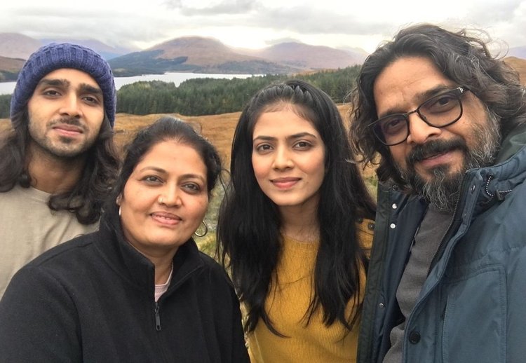 Malavika Mohanan Family