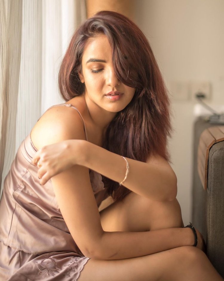 Jasmin Bhasin 2