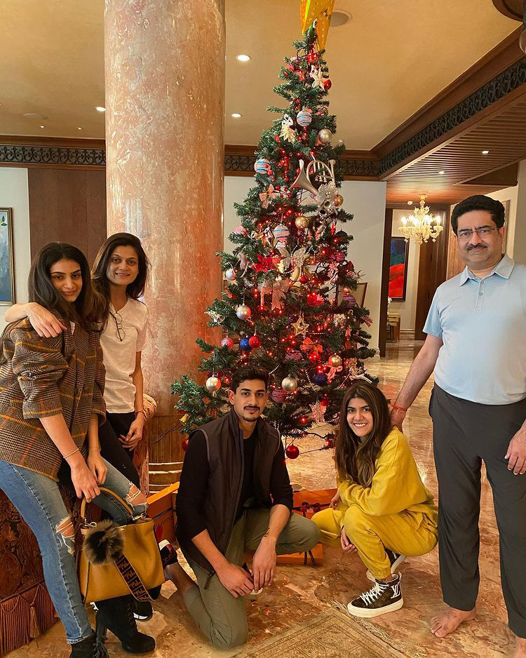 Advaitesha Birla And Family