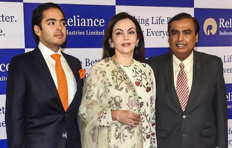 Anant Ambani And Parents