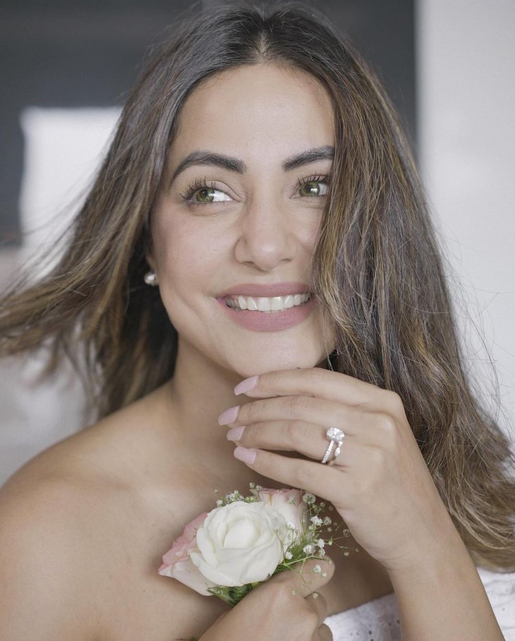 Hina Khan Engaged 2
