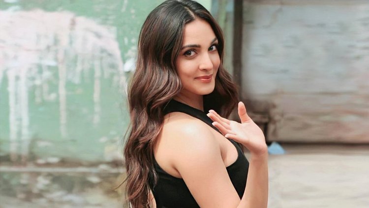 Kiara Advani Black Dress