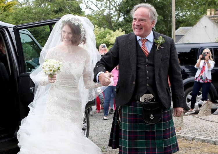 Rose Leslie Father