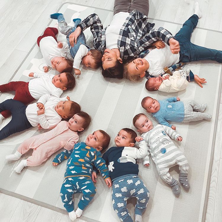 Christina Ozturk With 11 Kids Photo 2