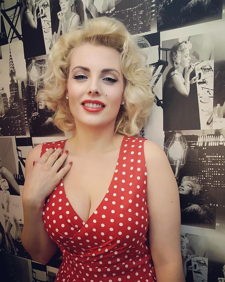 Marilyn Monroe Lookalike Account Suspended By Instagram In Case People Think Shes The Real Star 6543