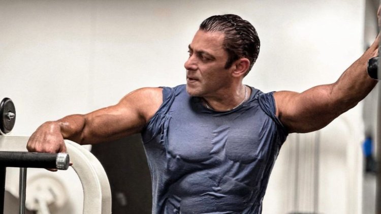 672349002 Salman Khan