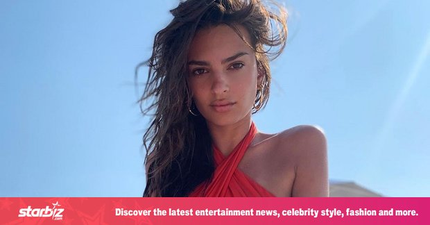 Supermodel Emily Ratajkowski Breaks The Internet With Her Sizzling Bikini 6671